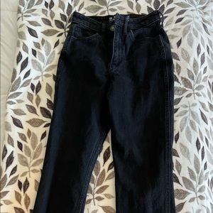 Hollister Ultra High-Rise Mom Jeans